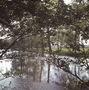 859581 Gezicht op de fortgracht van Fort Blauwkapel te Utrecht.